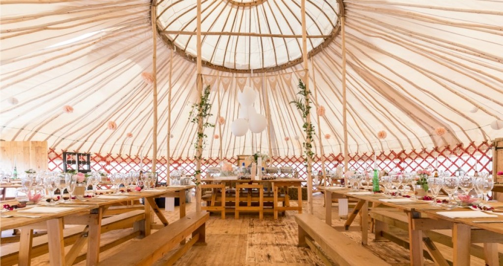 Hannah-wedding-yurt-850x450.jpg